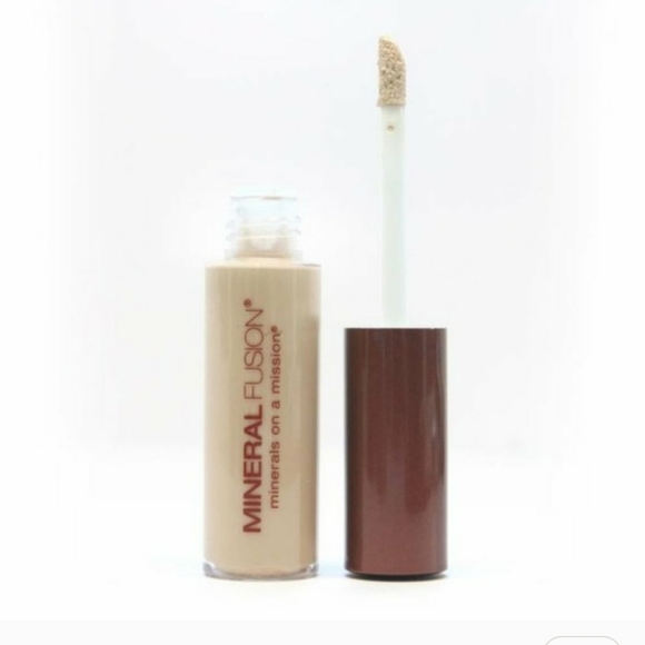 Mineral Fusion neutral concealer liquid